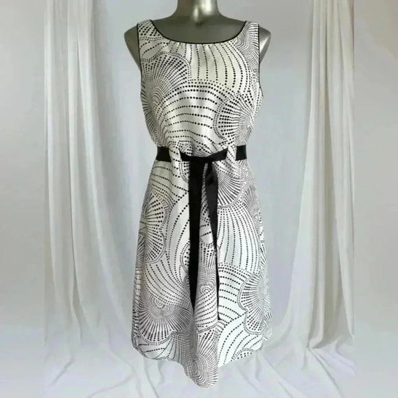 ✅Women’s White  Satin Printed Sleeveless Dress - Picture 2 of 10